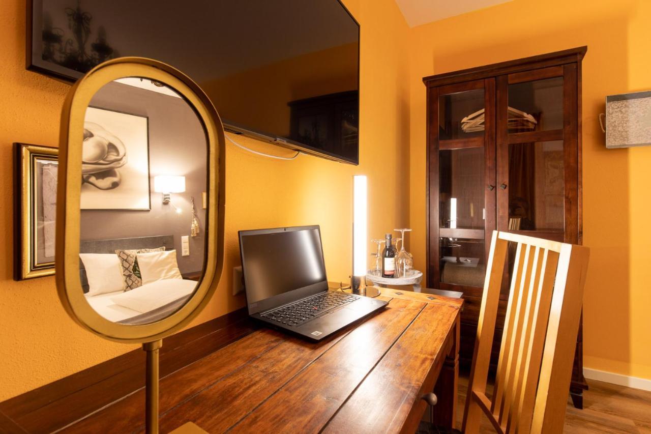 Hotel Restaurant Gruener Baum Und Altes Tor 3*