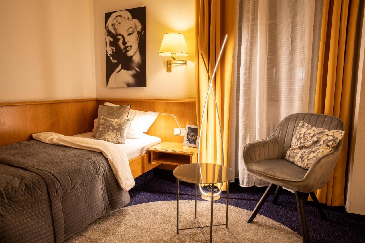 Restaurant Gruener Baum Und Altes Tor Hotel 3*